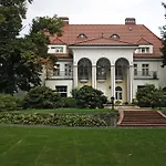Bed & Breakfast Park & Restauracja 4*