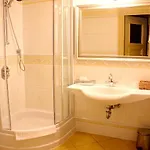Bed & Breakfast Park & Restauracja Legnica