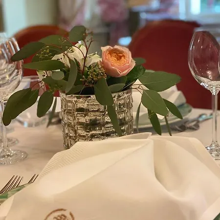 Frühstückspension Park & Restauracja Legnica