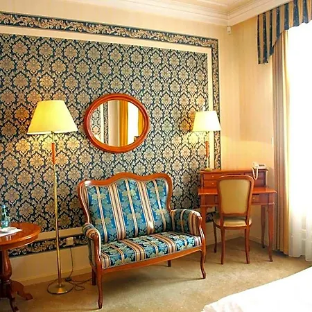 Bed & Breakfast Park & Restauracja Lehnice
