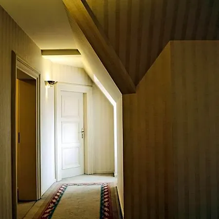 Park & Restauracja Bed & Breakfast 4*