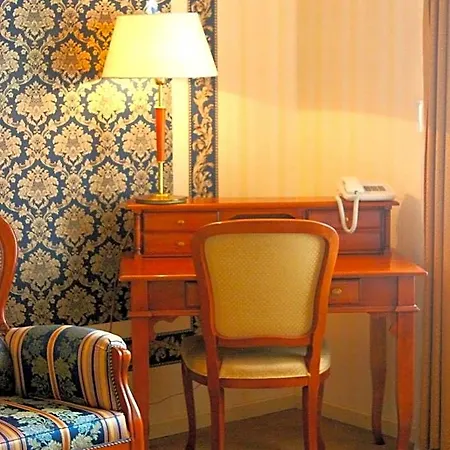 Park & Restauracja فندق مبيت وإفطار ليجنيكا