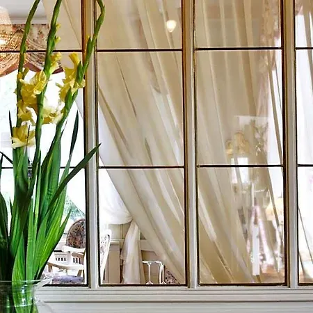 Park & Restauracja Bed & Breakfast 4*