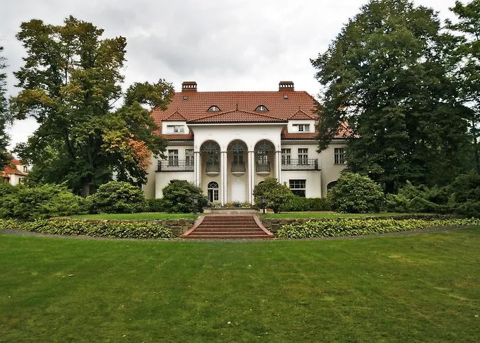 Park & Restauracja 莱格尼察