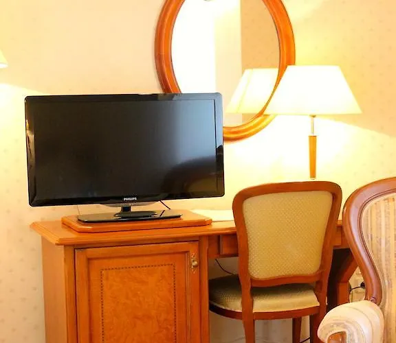 住宿加早餐酒店 Park & Restauracja