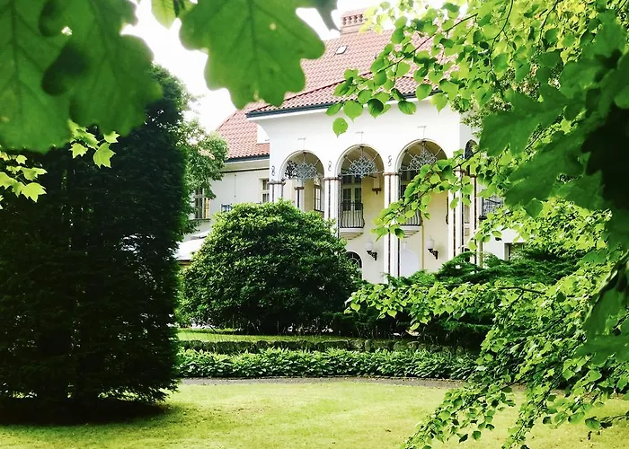 Park & Restauracja 4* レグニツァ