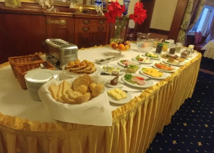 ベッド・アンド・ブレックファスト Park & Restauracja レグニツァ