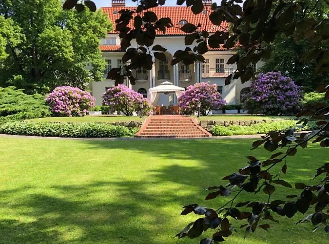 Park & Restauracja ベッド・アンド・ブレックファスト